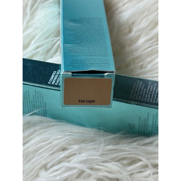 IT Cosmetics CC+ Cream Natural Matte Foundation with SPF 40 Fair Light - Picture 9 of 12